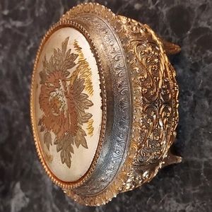Oval Vintage Floral music jewelry box